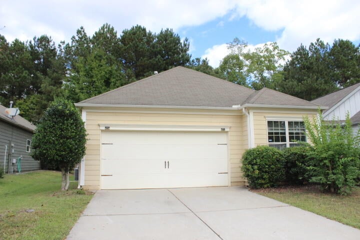 234 River Meadow Dr, LaGrange, GA 30241