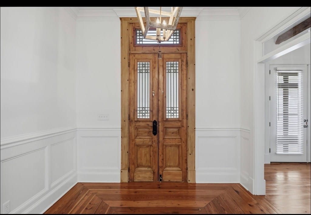 2002 Cumberland Ln, Albany, GA 31721, USA, Antique Doors, adds the character to the home.