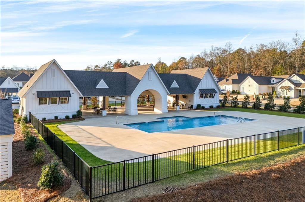 1186 Woodland Circle, Opelika, AL 36801, As a resident of Fox Run Village, you enjoy a comm