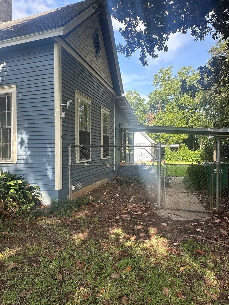 592 Pecan St SE, Dawson, GA 39842