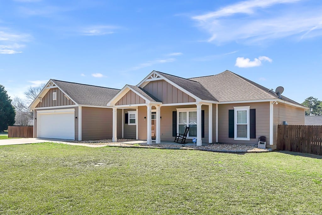 101 Alder Dr, Leesburg, GA 31763