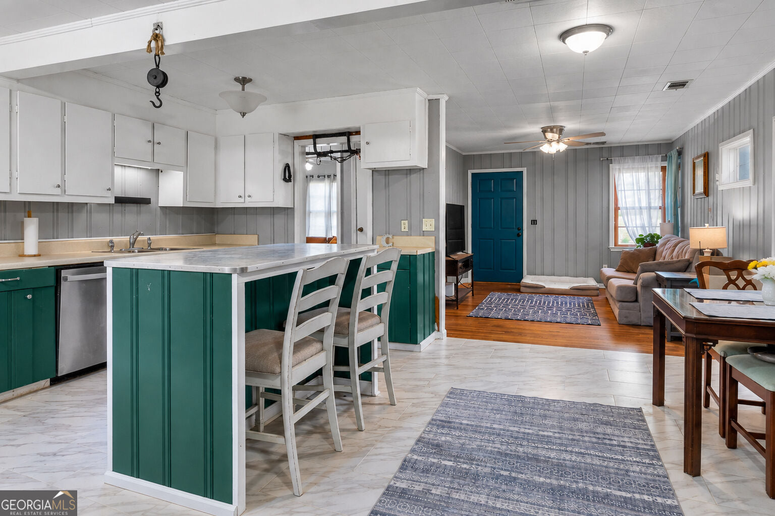 215 Rutland Cir, LaGrange, GA 30241