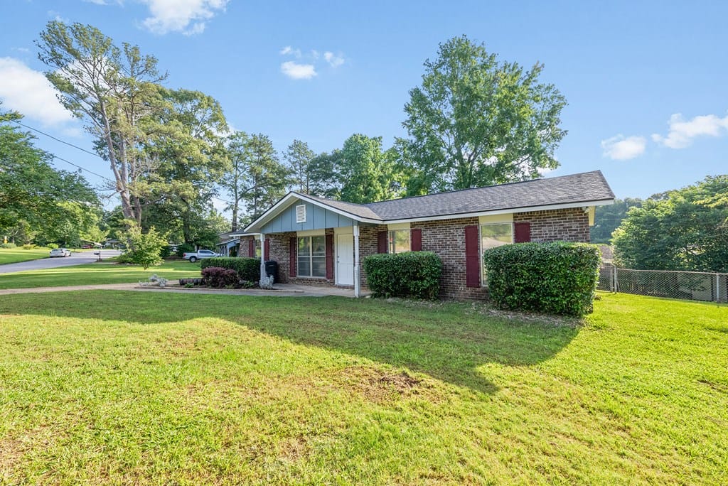 4212 Thayer Dr, Phenix City, AL 36867