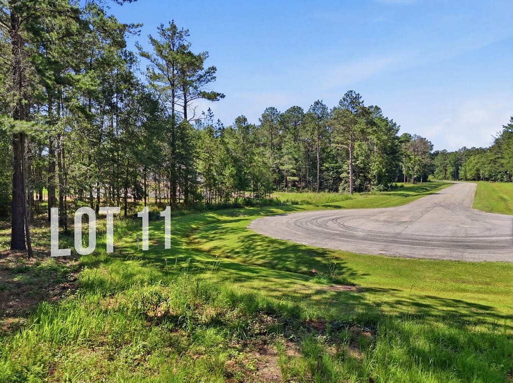11 Hidden Lakes Dr, Albany, GA 31721
