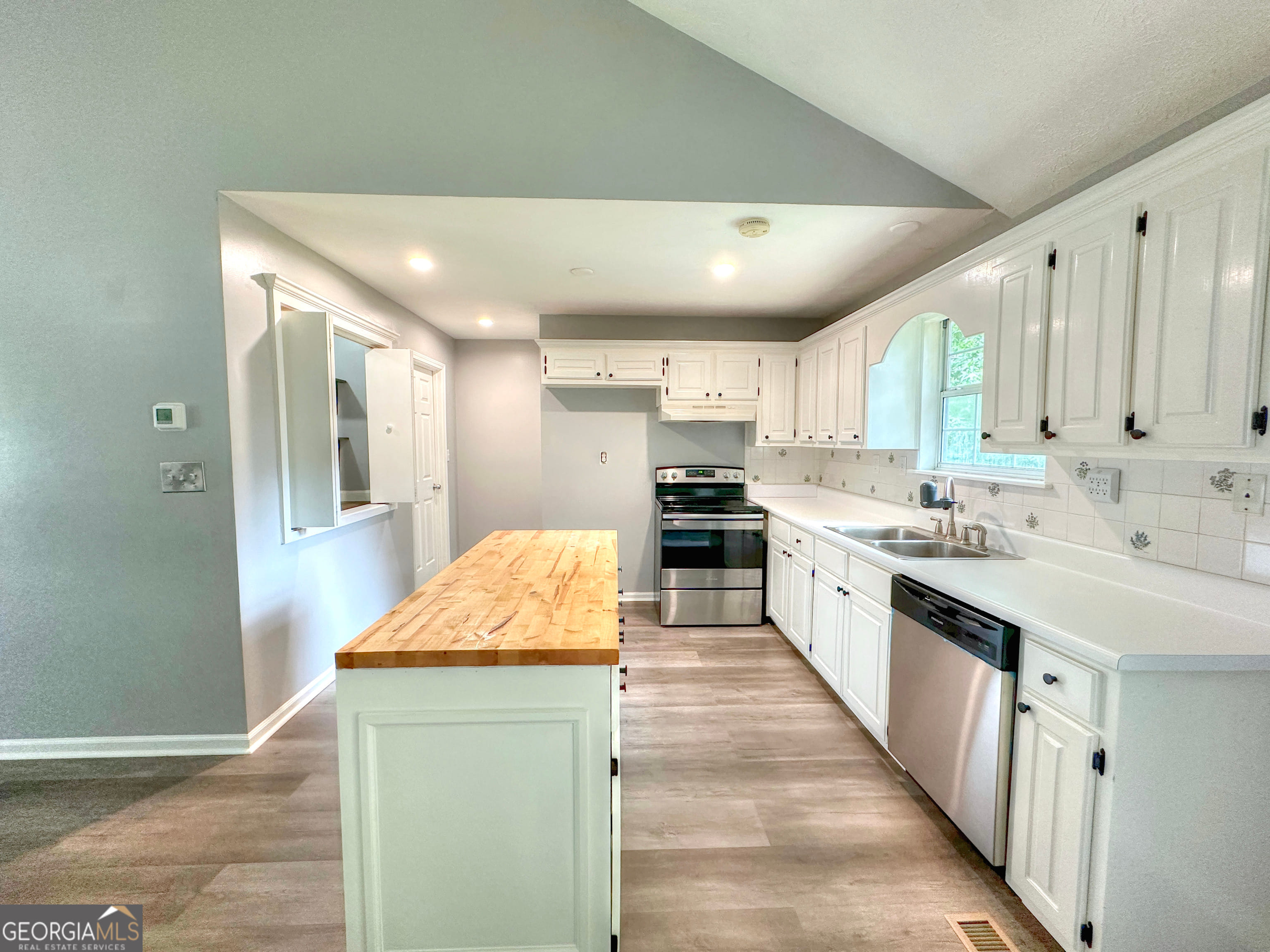 100 Teaver Ct, LaGrange, GA 30240
