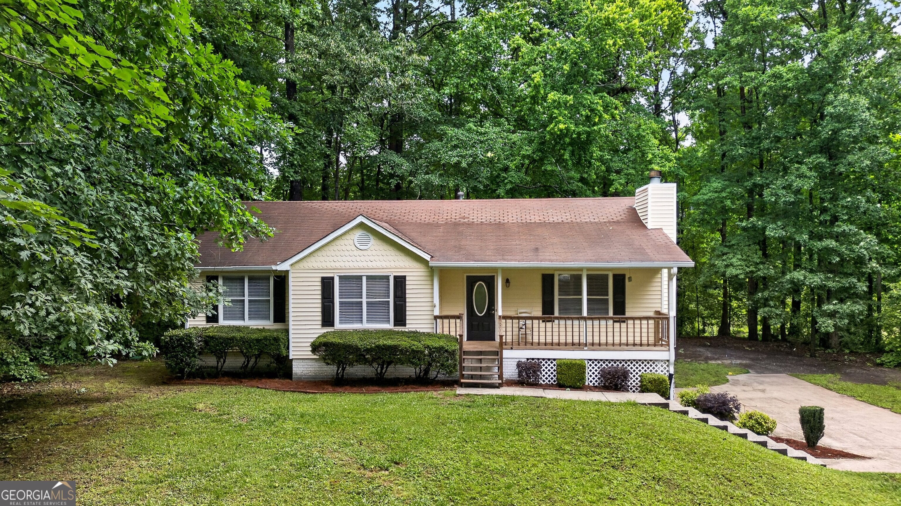 126 Doe Run Dr, Sharpsburg, GA 30277