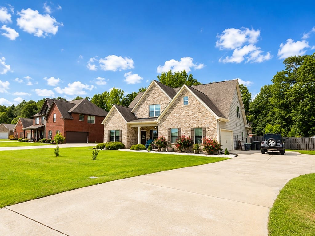 21 Sweetwater Pk Lp, Fort Mitchell, AL 36856