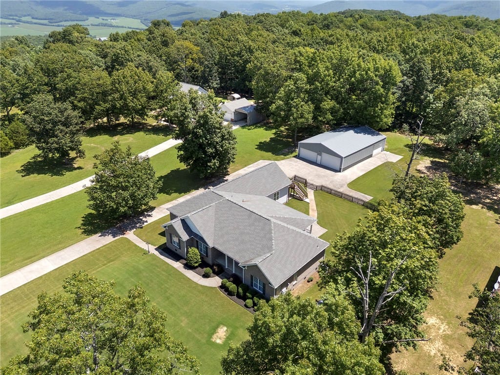 107 High Bluff Dr, Gurley, AL 35748