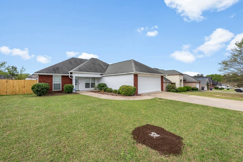 11 Hillside Drive, Phenix City, AL, 36870 — Photo 2