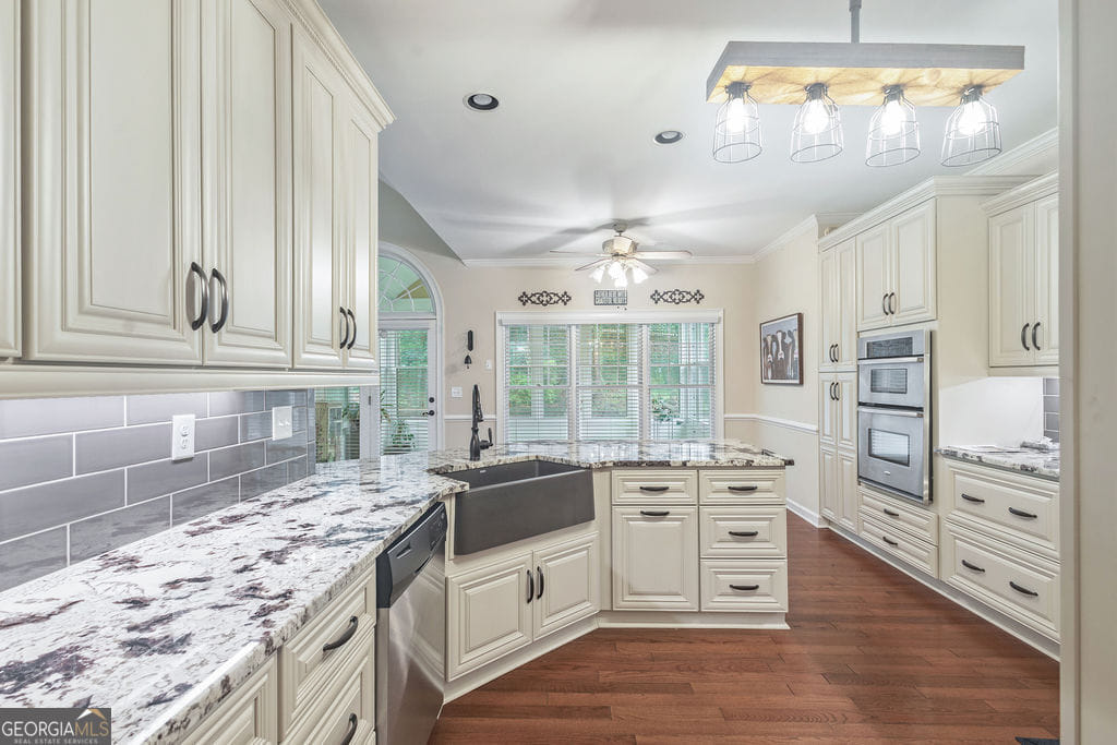 100 S Shore Dr, Newnan, GA 30263