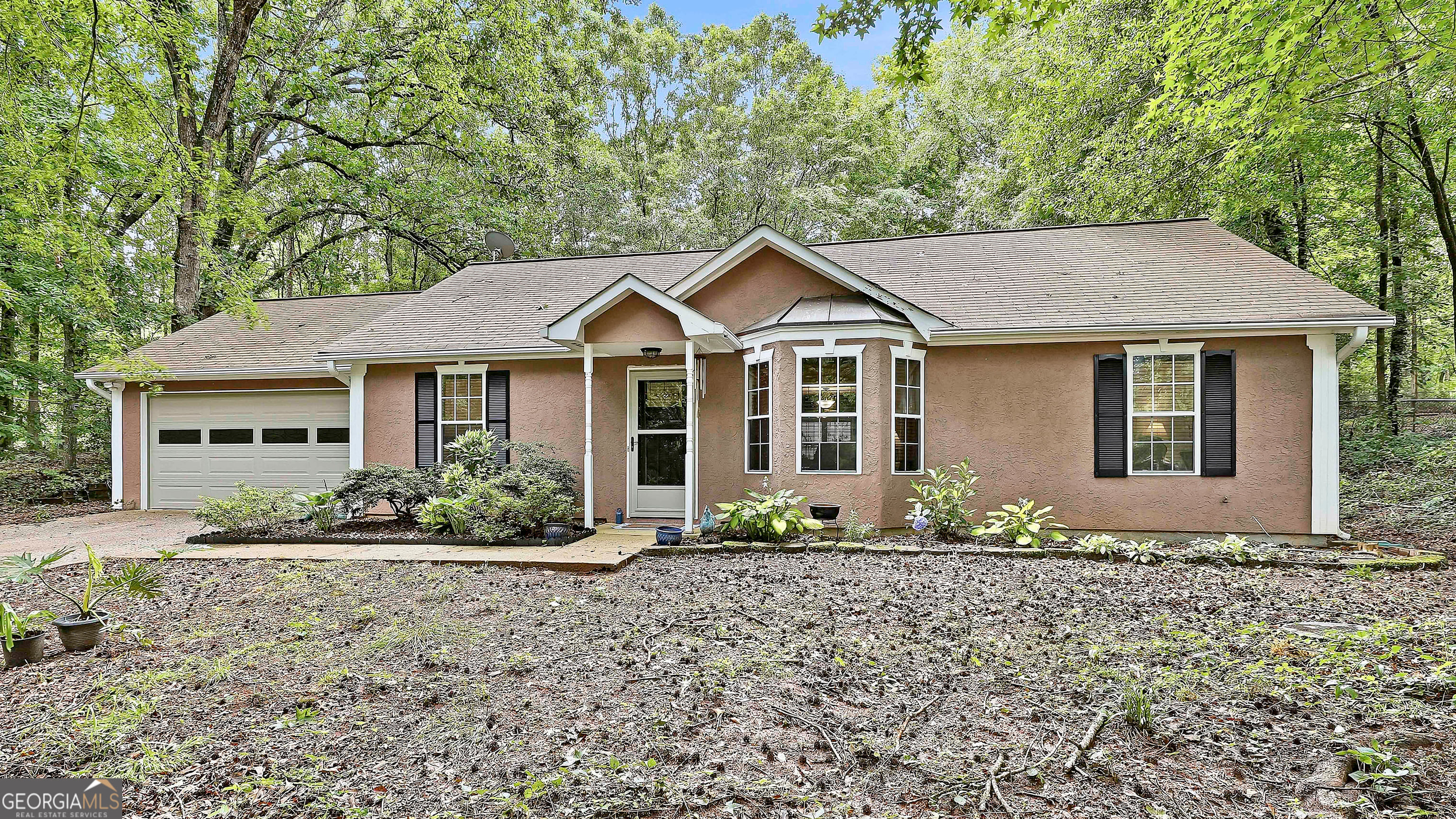 85 Apache Pointe Dr, Senoia, GA 30276