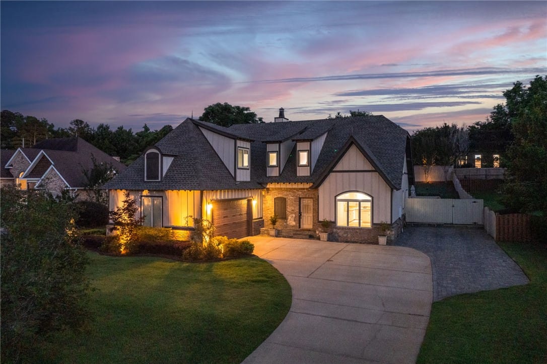 3205 Pinecrest Dr, Opelika, AL 36801