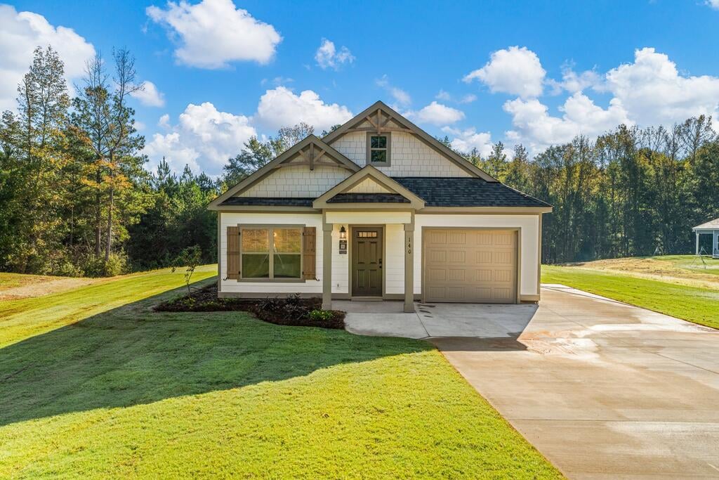 140 Young Ln, Hamilton, GA 31811