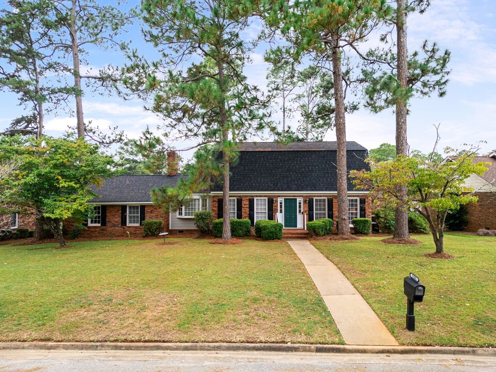 2205 Star Ln, Albany, GA 31707