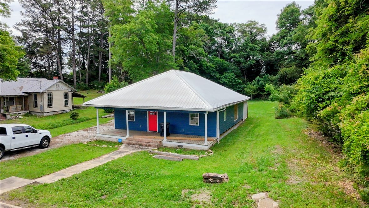 307 1st St NE, La Fayette, AL 36862