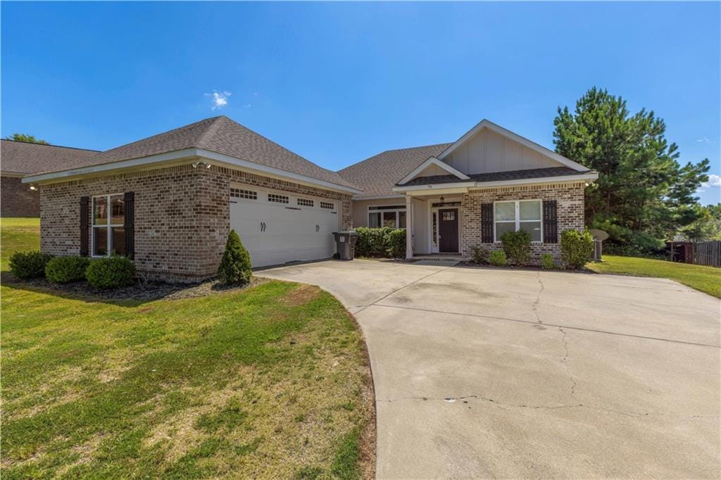70 Tree Top Hill, Smiths Station, AL 36877