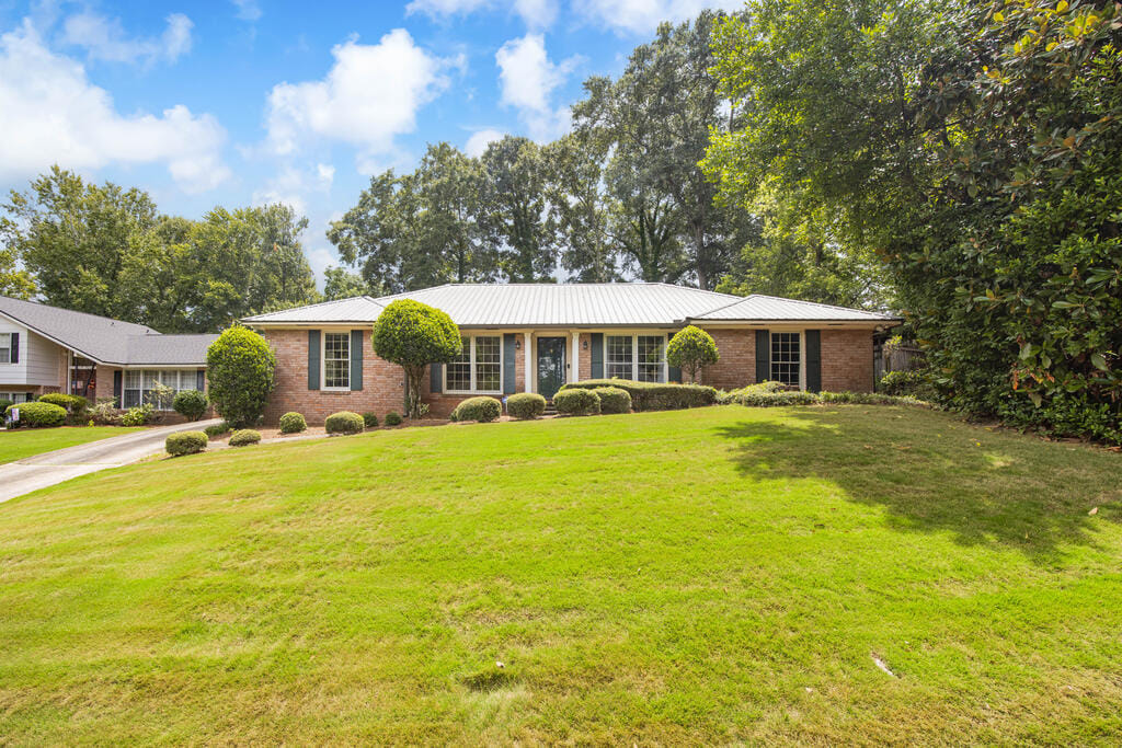 6240 Charing Dr, Columbus, GA 31909