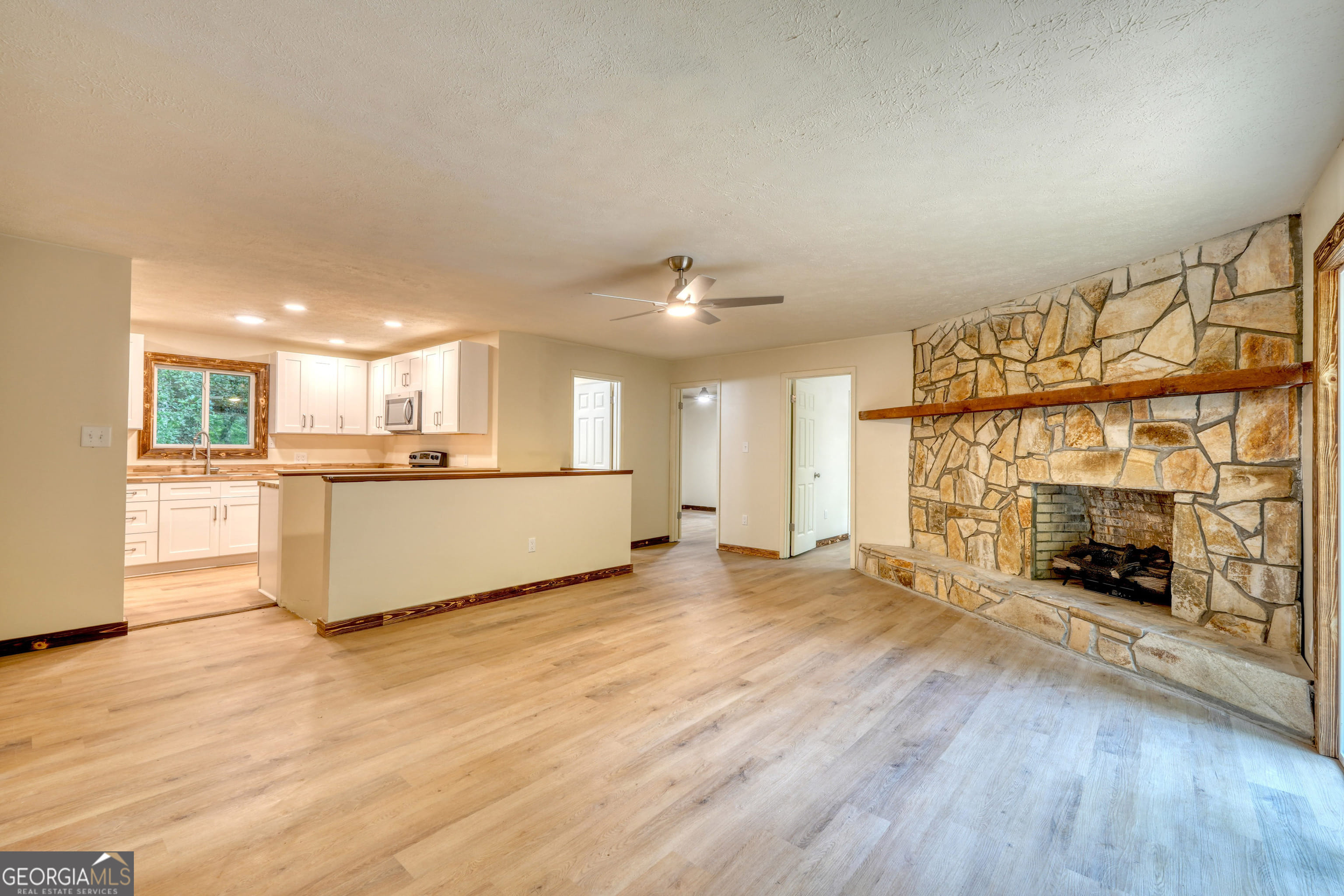 198 Big Rock Dr, Hayesville, NC 28904