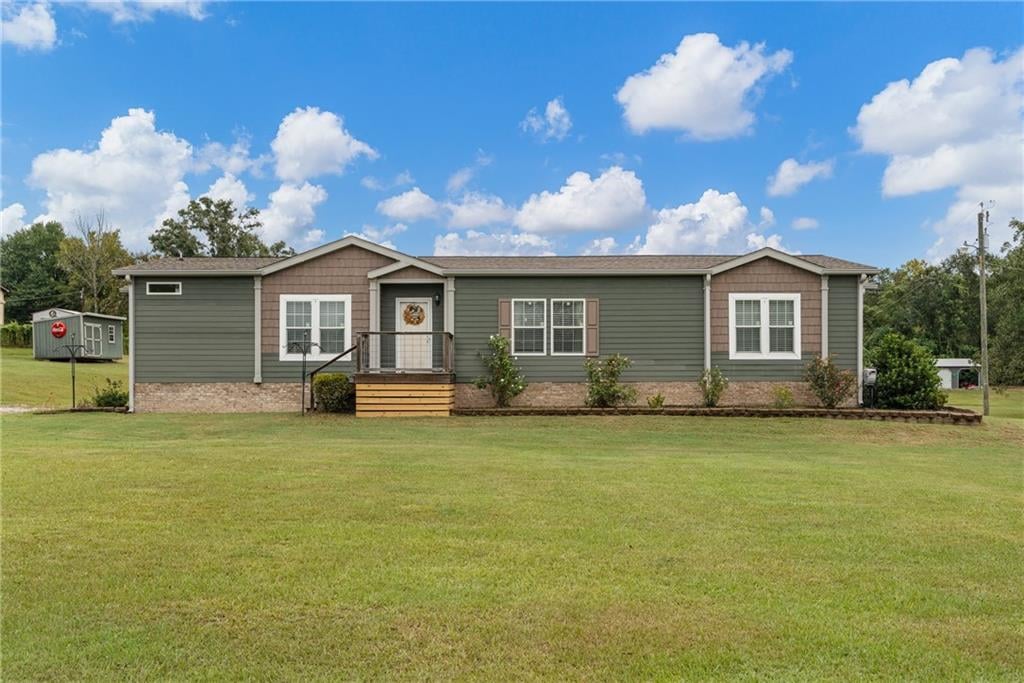 11 Patricia Dr, Phenix City, AL 36869