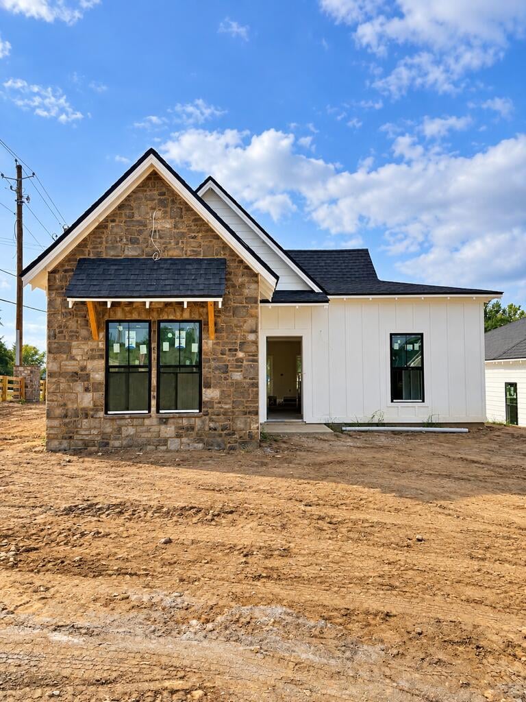 1 Nelli St, Phenix City, AL 36870