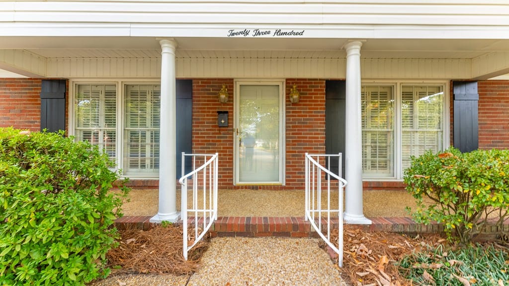 2300 Devonshire Drive, Columbus, GA, 31904-6111 — Photo 2