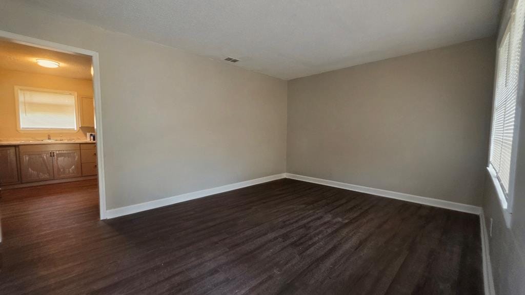 220 Ebony Ln, Albany, GA 31701