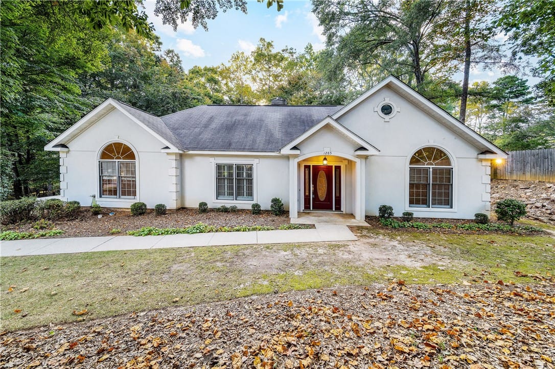 1285 UNIVERSITY, Auburn, AL, 36830