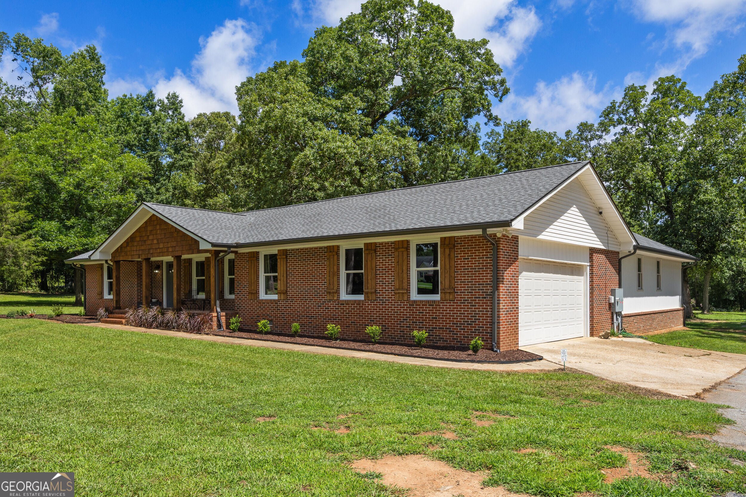 104 E Oak St, Luthersville, GA 30251