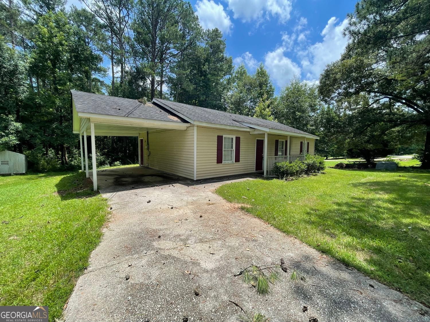 200 Glover Cir, Newnan, GA 30263