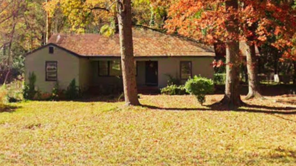 21 Lafayette Dr, Columbus, GA 31903