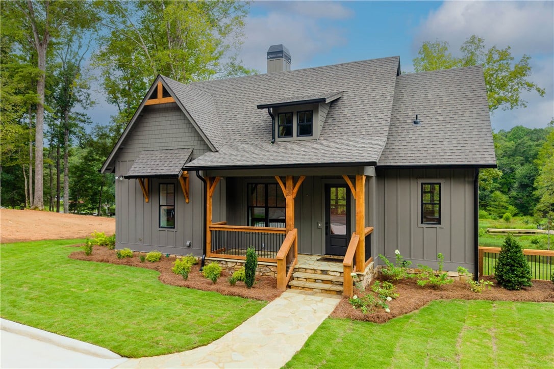 56 Waterfront Wy, Alexander City, AL 35010