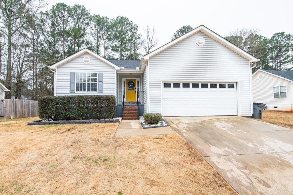 124 Woodridge Cir, LaGrange, GA 30241