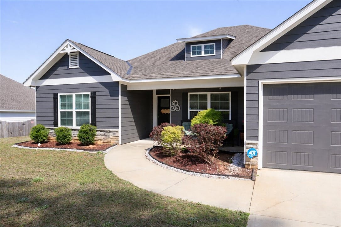 1221 Lowndes Street, Opelika, AL, 36801 — Photo 3