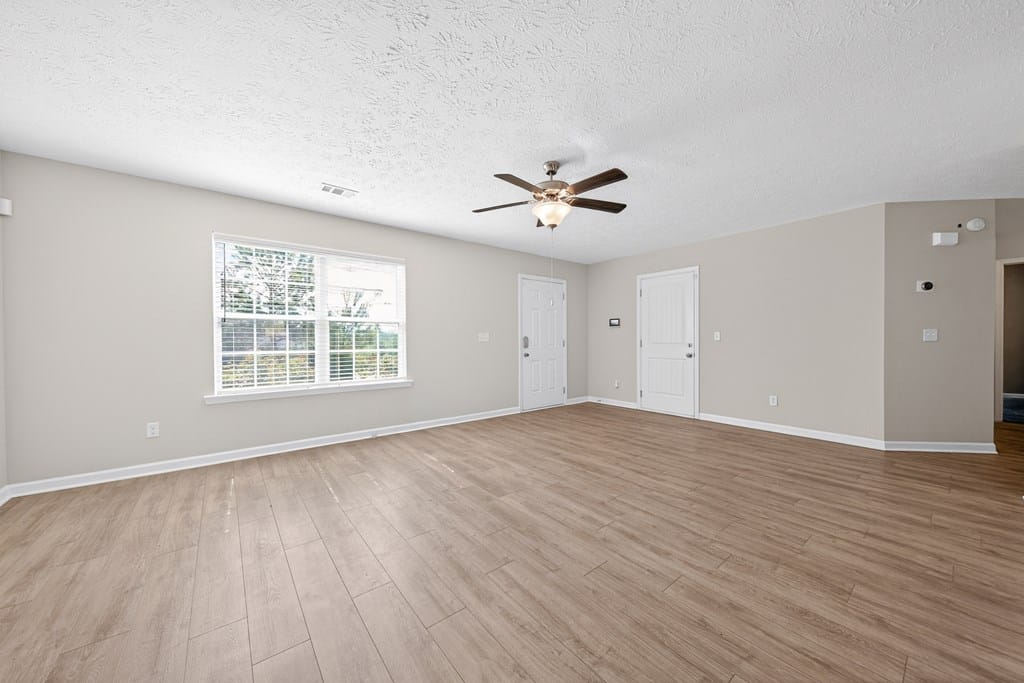 697 Crestline Dr, Columbus, GA 31907