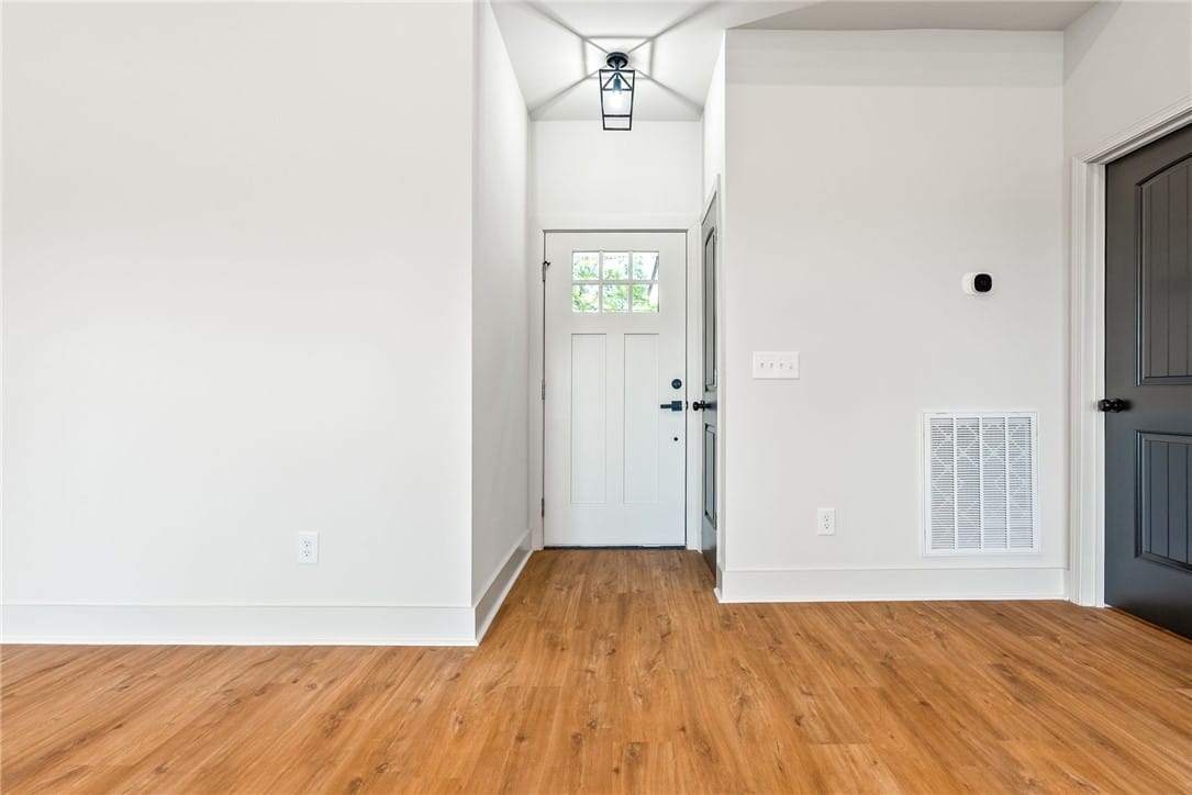 1238 30th Street East, Valley, AL, 36854 — Photo 2