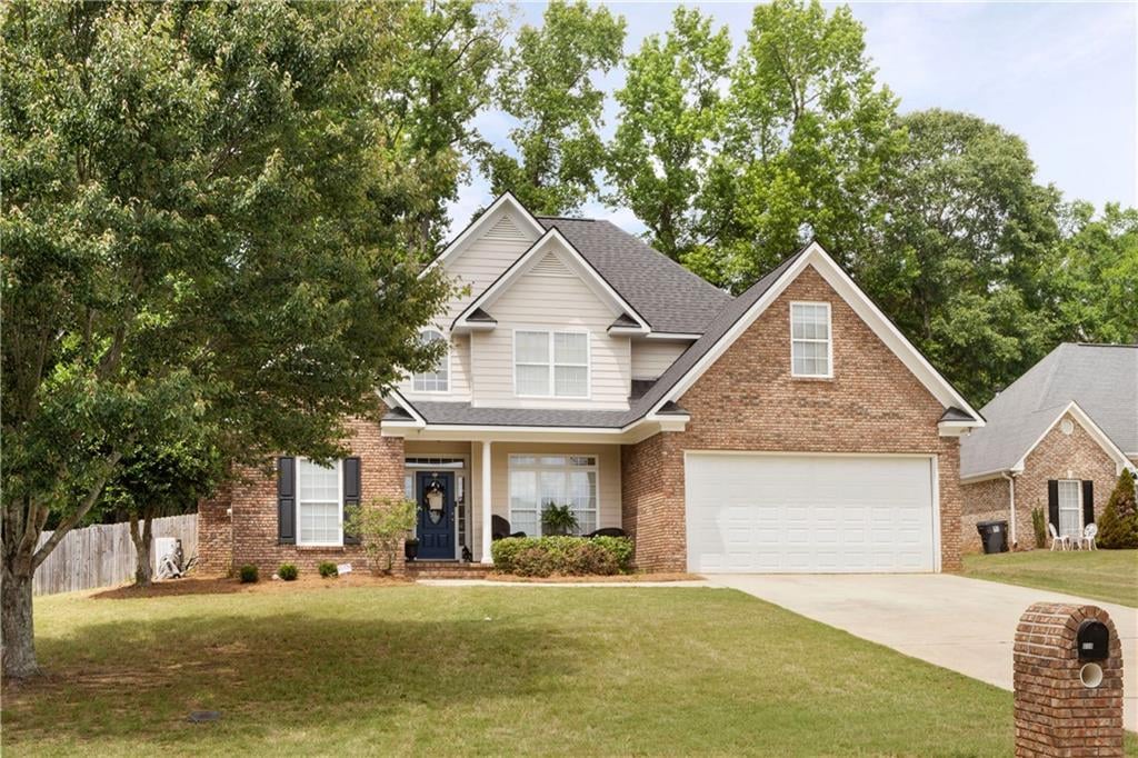 611 Shadow Wood Dr, Smiths Station, AL 36877