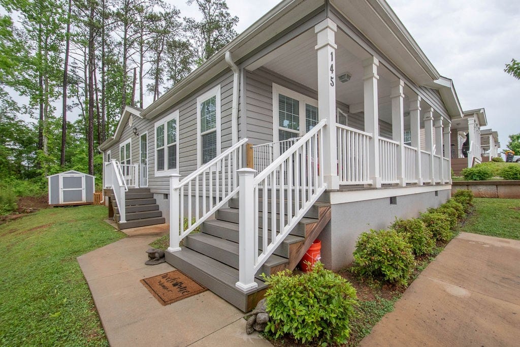 145 Willow Drive E, Newnan, GA, 30263 — Photo 2