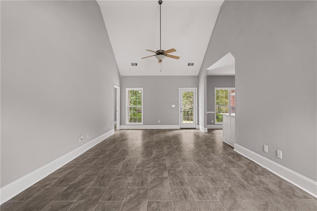 1449 Cummings Rd, Smiths Station, AL 36877