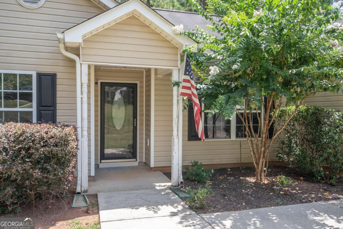 10 Walton Woods Ct, Newnan, GA 30263