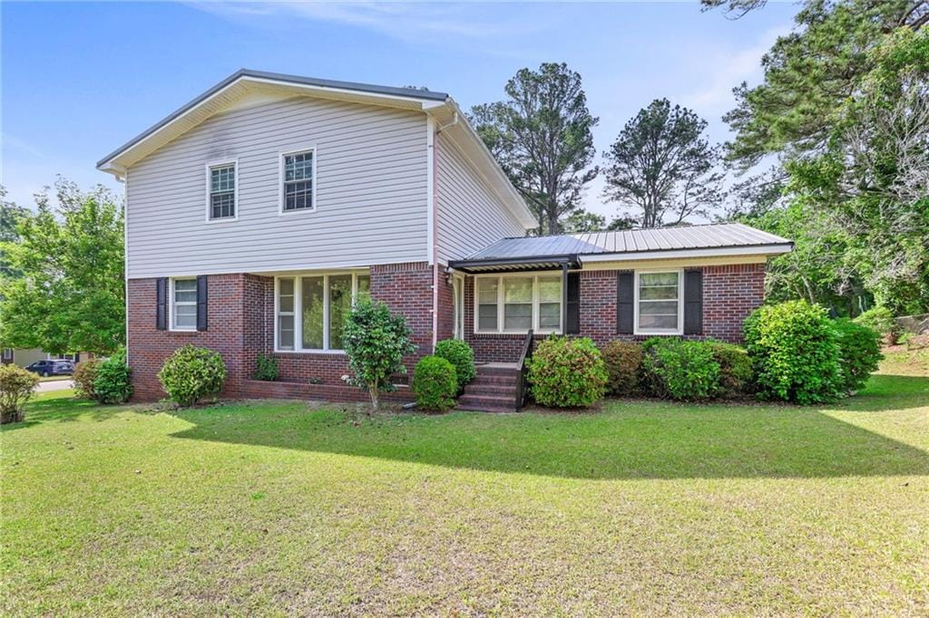124 Melrose Drive, LaGrange, GA, 30241 — Photo 1