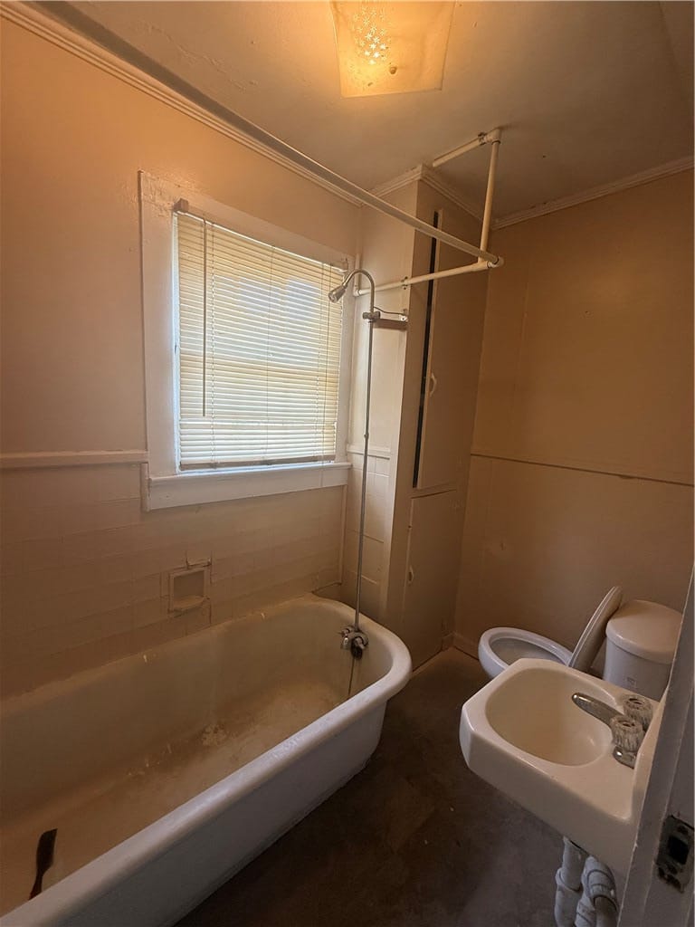 902 1st St, Lanett, AL 36863