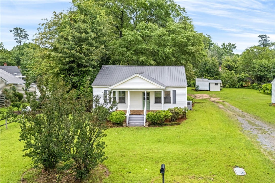 221 N 30th St, Opelika, AL 36801