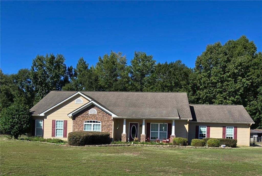 12 Diamond Rd, Opelika, AL 36804