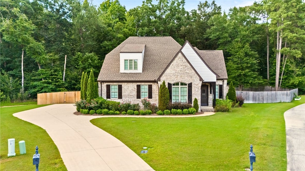 217 Brookshire Ct, Auburn, AL 36832