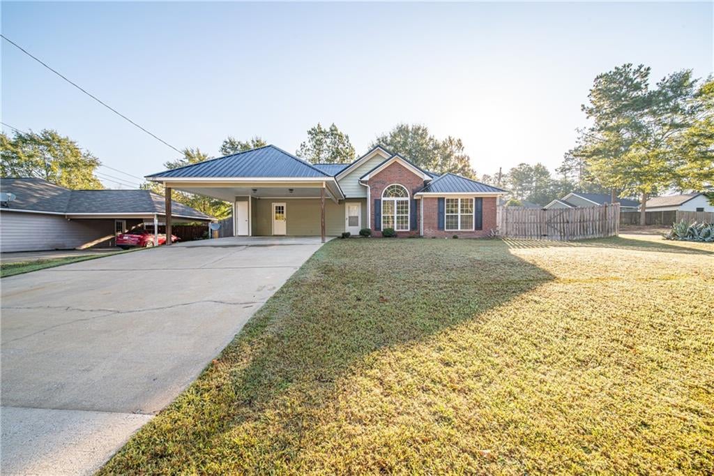705 Mill Pond Dr, Phenix City, AL 36870