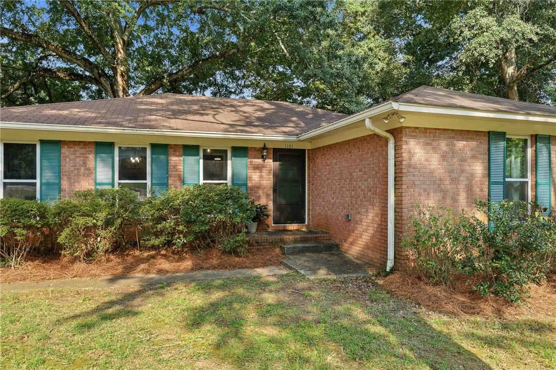 1101 Rustic Ridge Rd, Auburn, AL 36830