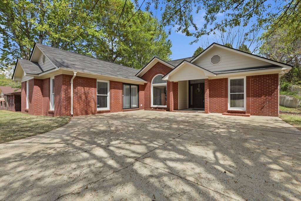 2222 Barnes Dr, Columbus, GA 31907