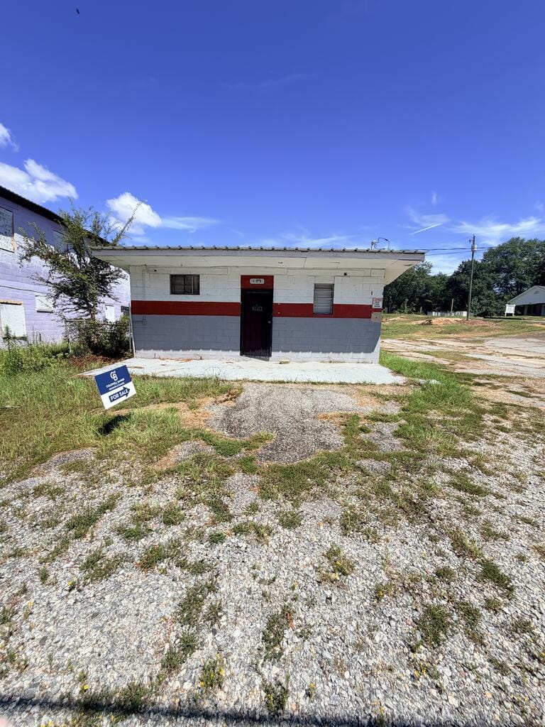 409 Seale Rd, Phenix City, AL 36869