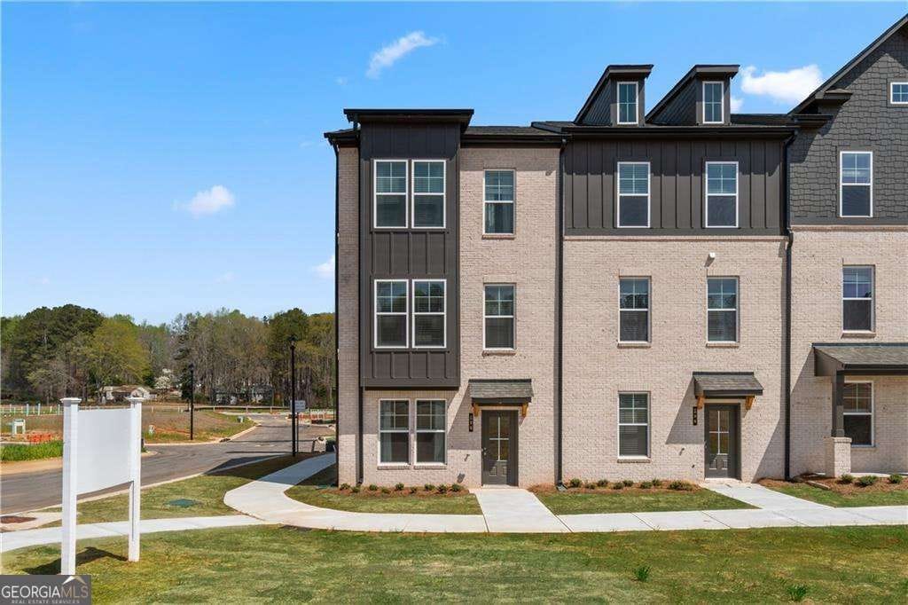 2802 Daybreak Ln, Newnan, GA 30265