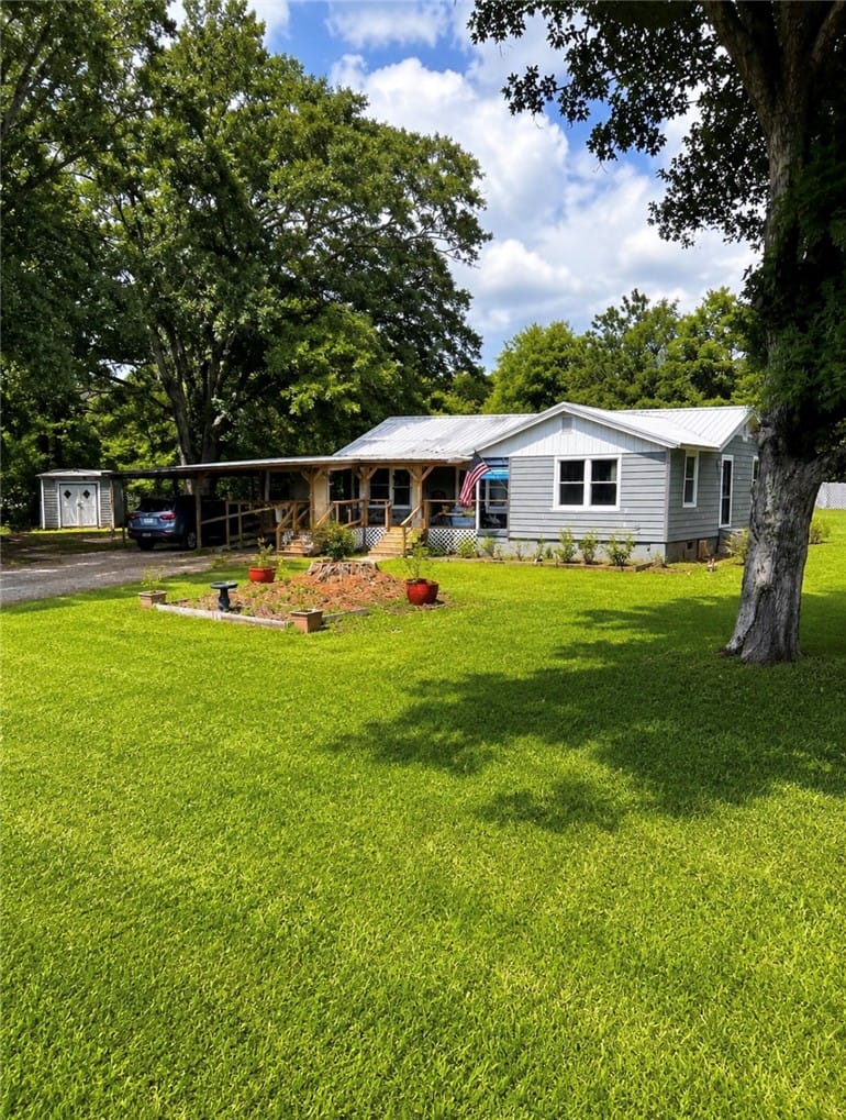 1131 Co Rd 190, Valley, AL 36854, Large front yard